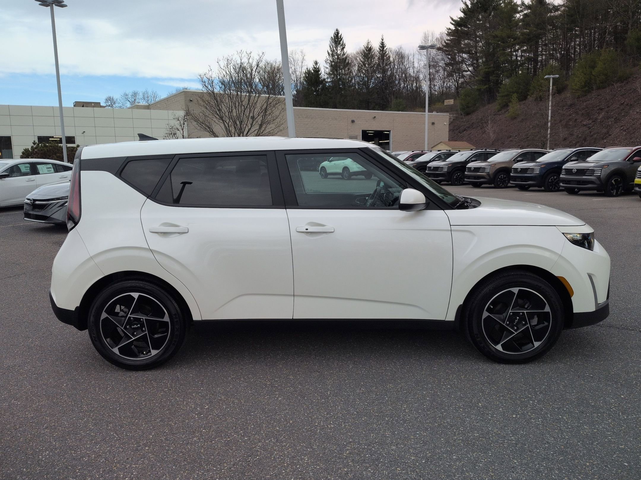 Used 2023 Kia Soul EX image 4