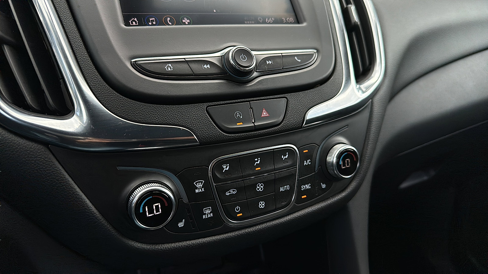 Used 2024 Chevrolet Equinox LT AWD/4WD image 17