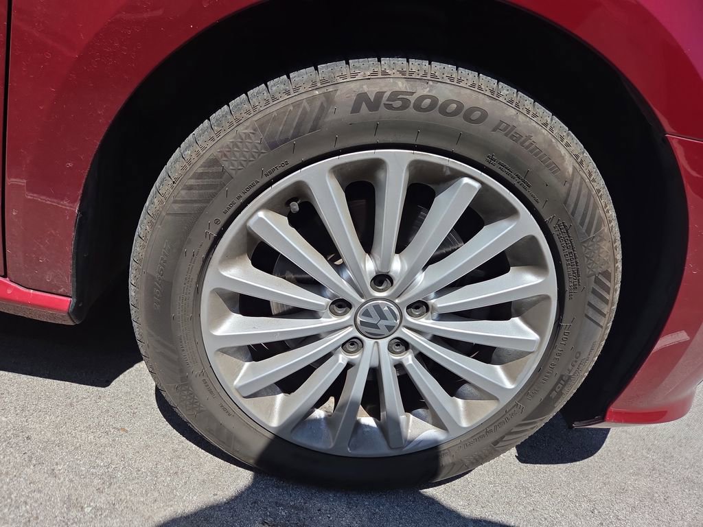 Used 2017 Volkswagen Passat 1.8T SE FWD video 2