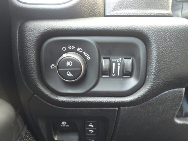 New 2026 RAM 1500 4x4 Crew Cab image 11