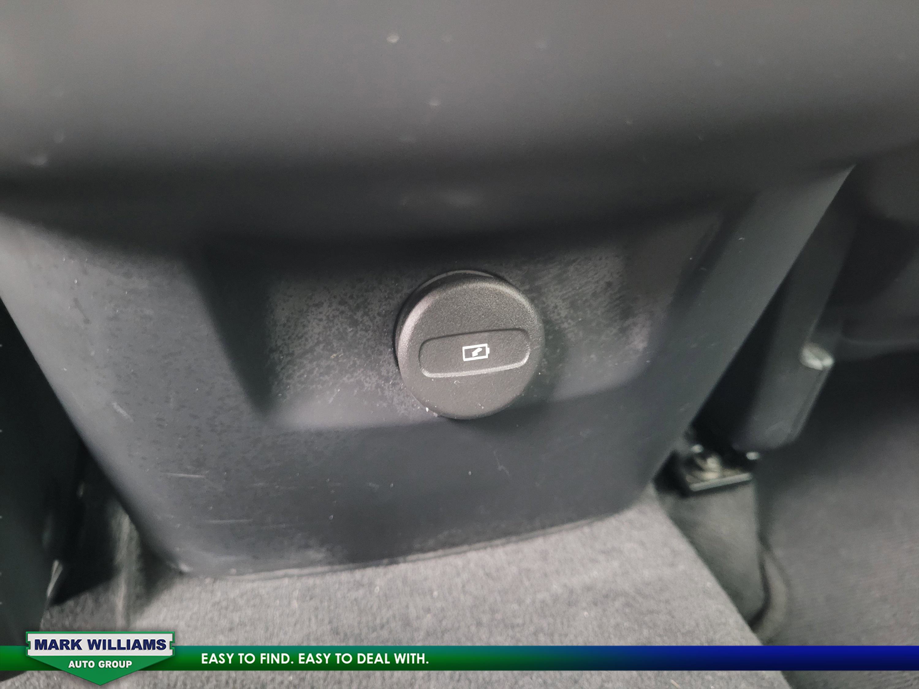 Used 2022 Volvo XC60 B5 Inscription w/ Advanced Package image 17