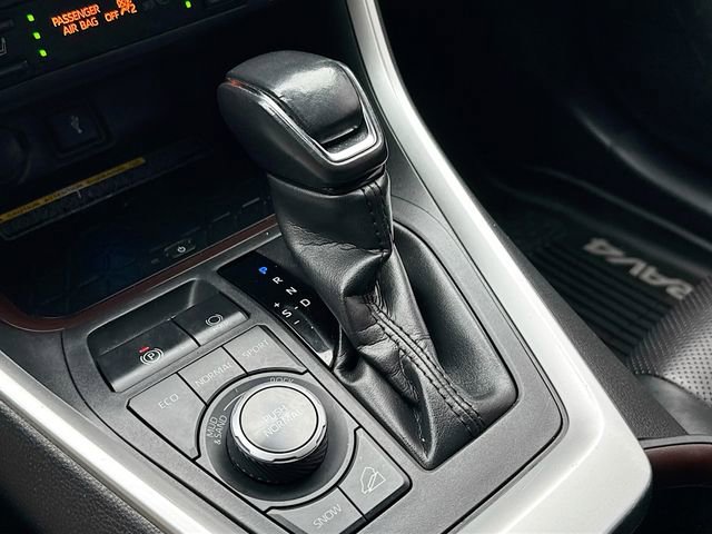 Used 2021 Toyota RAV4 Limited image 19