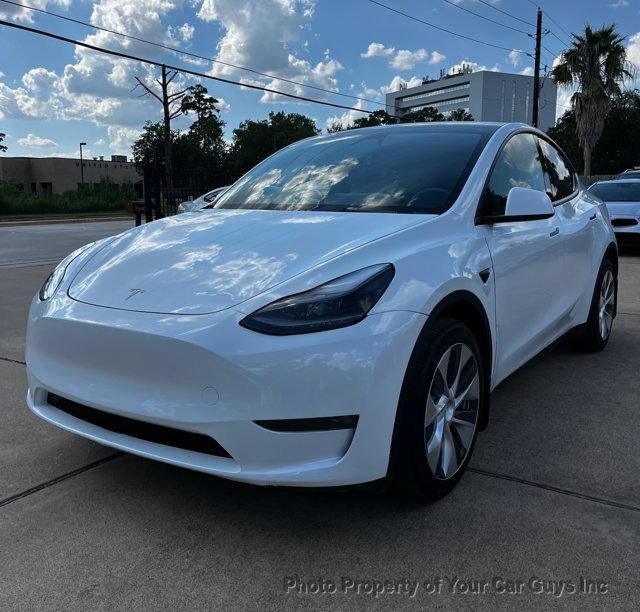 Used 2024 Tesla Model Y Long Range AWD/4WD image 1