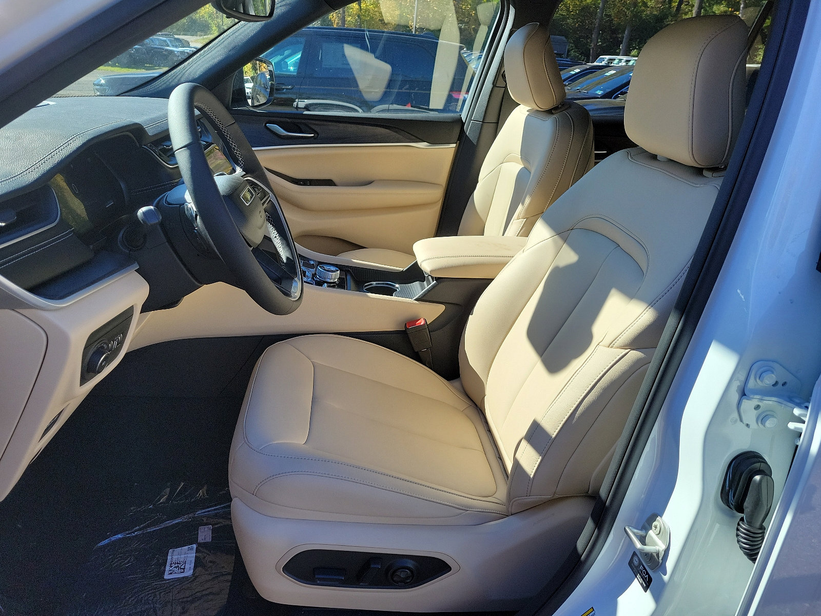 New 2023 Jeep Grand Cherokee L Limited image 10