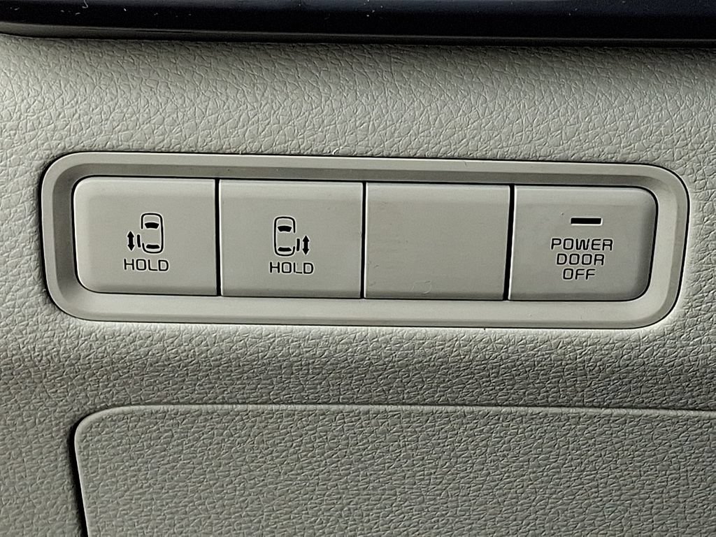Used 2024 Kia Carnival LX FWD image 27