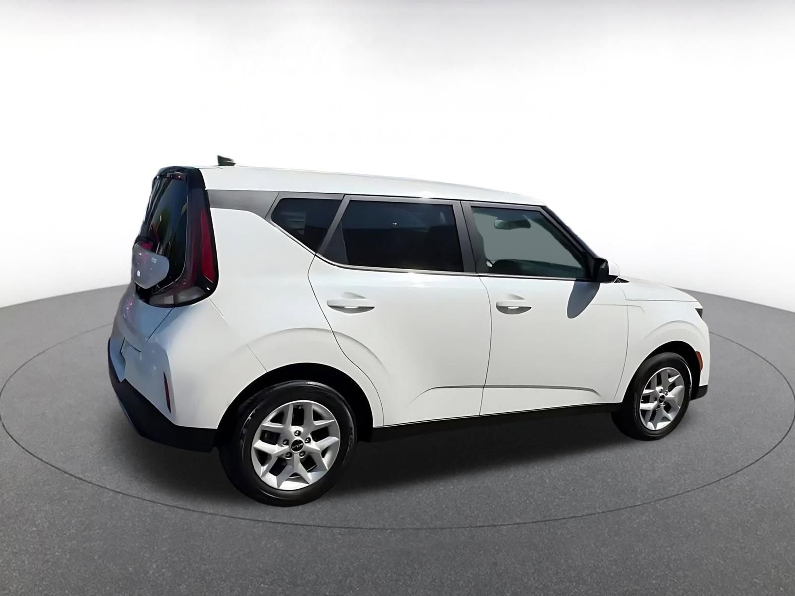 Used 2025 Kia Soul LX w/ LX Technology Package image 14