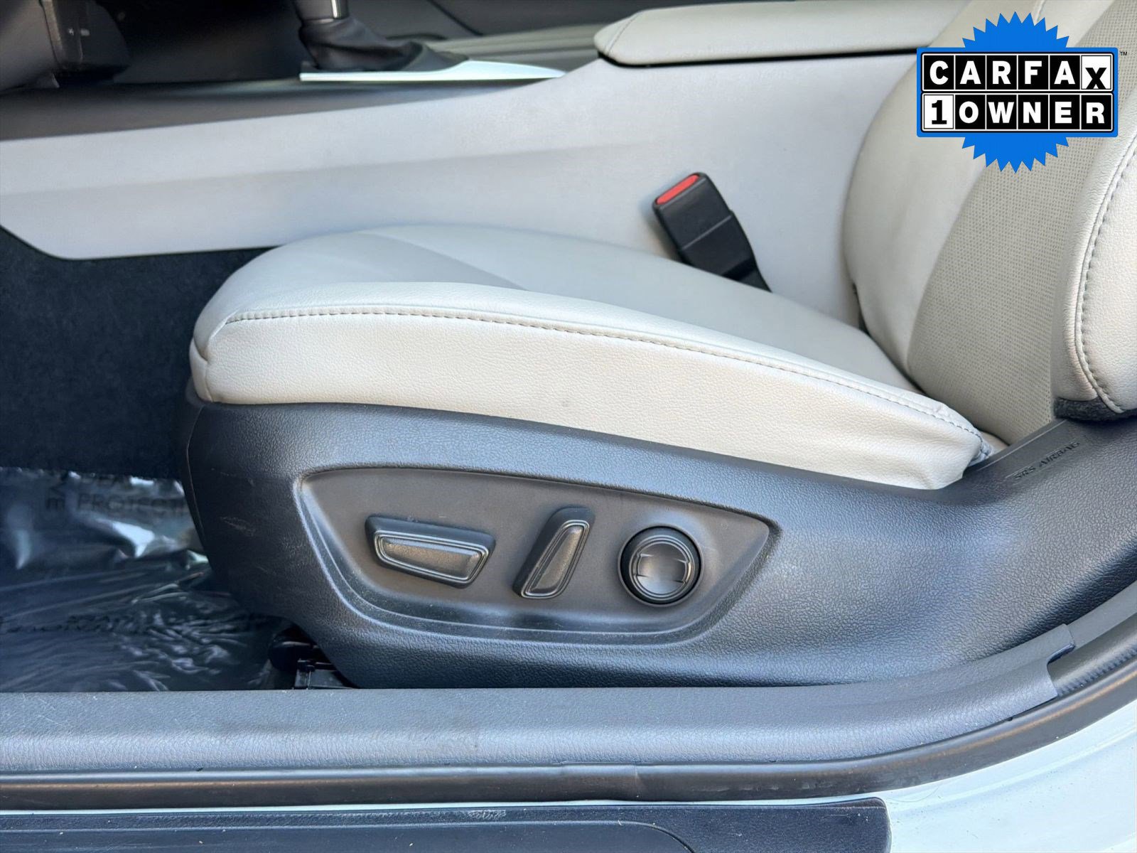 Used 2023 Toyota Camry XLE w/ Cold Weather Package image 14