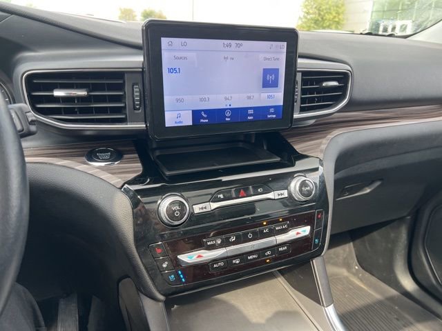 Used 2022 Ford Explorer Limited w/ Equipment Group 301A AWD/4WD image 14