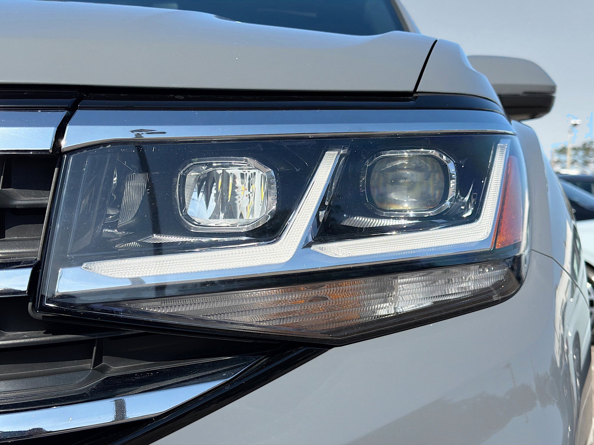 Used 2023 Volkswagen Atlas Cross Sport SEL Premium R-Line image 9