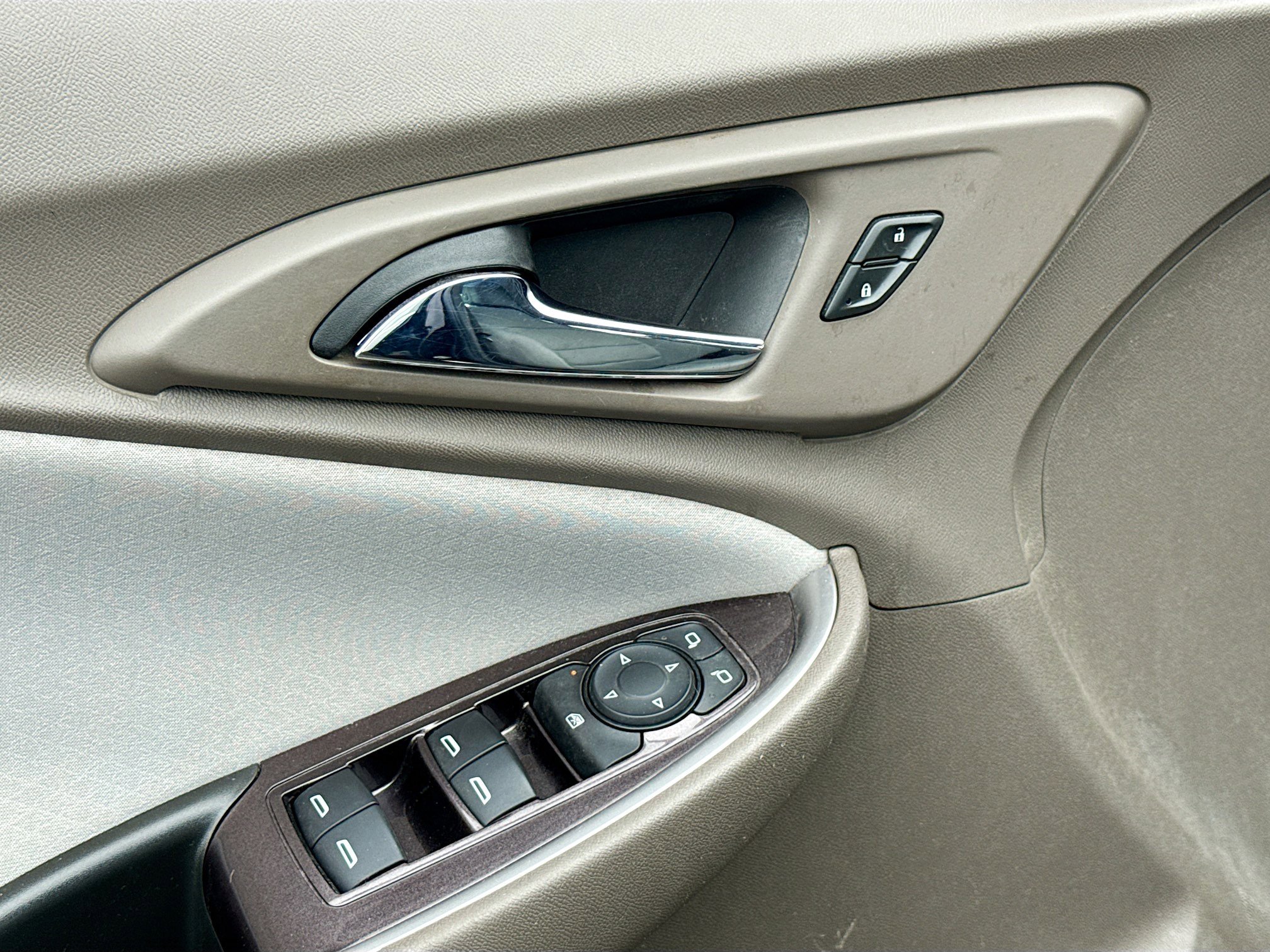 Used 2021 Chevrolet Malibu LS FWD image 7