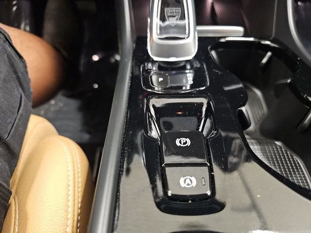 Used 2020 Volvo XC40 T5 Inscription w/ Protection Package AWD/4WD image 23