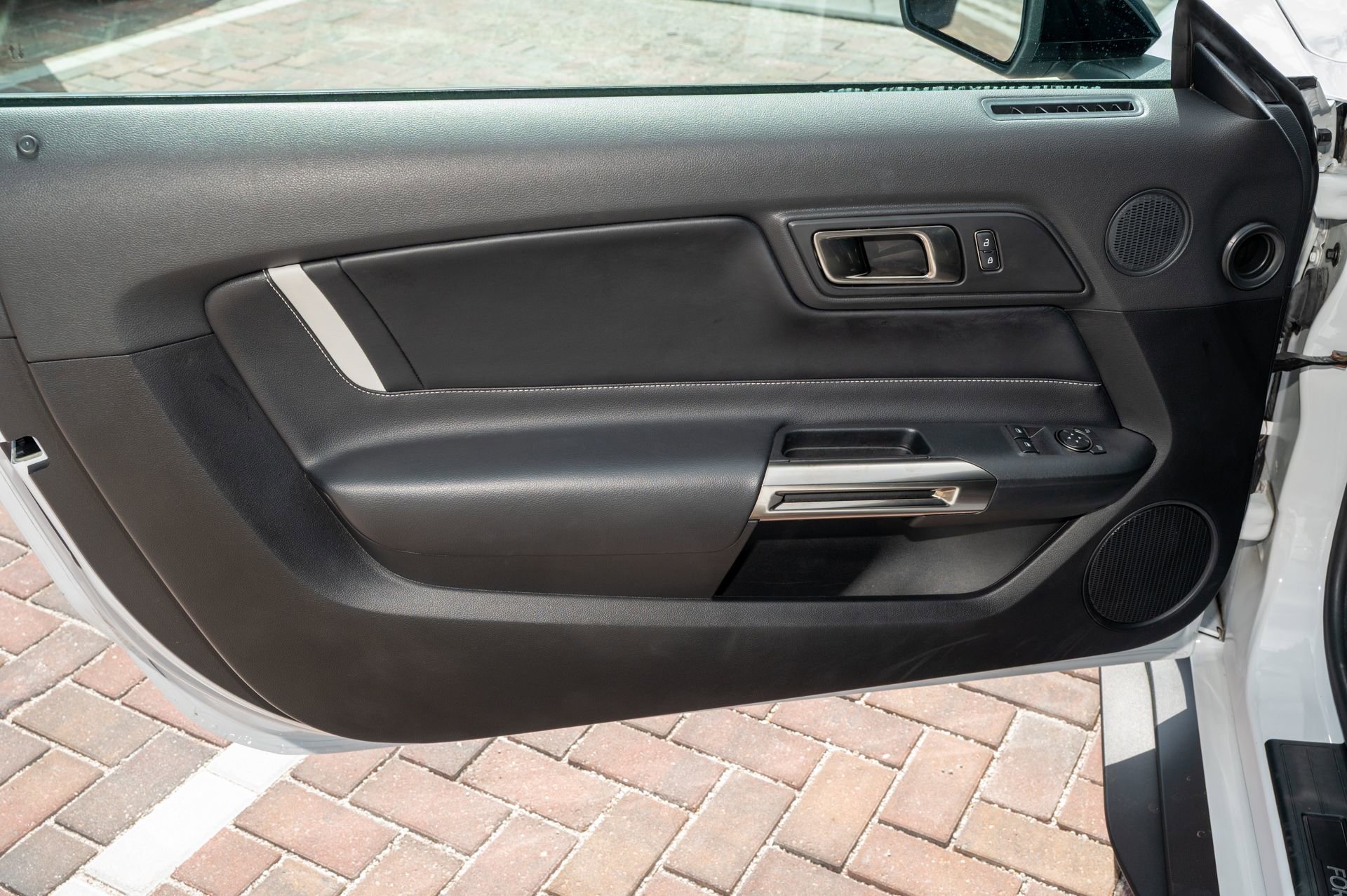 Used 2022 Ford Mustang Shelby GT500 w/ Technology Package image 15