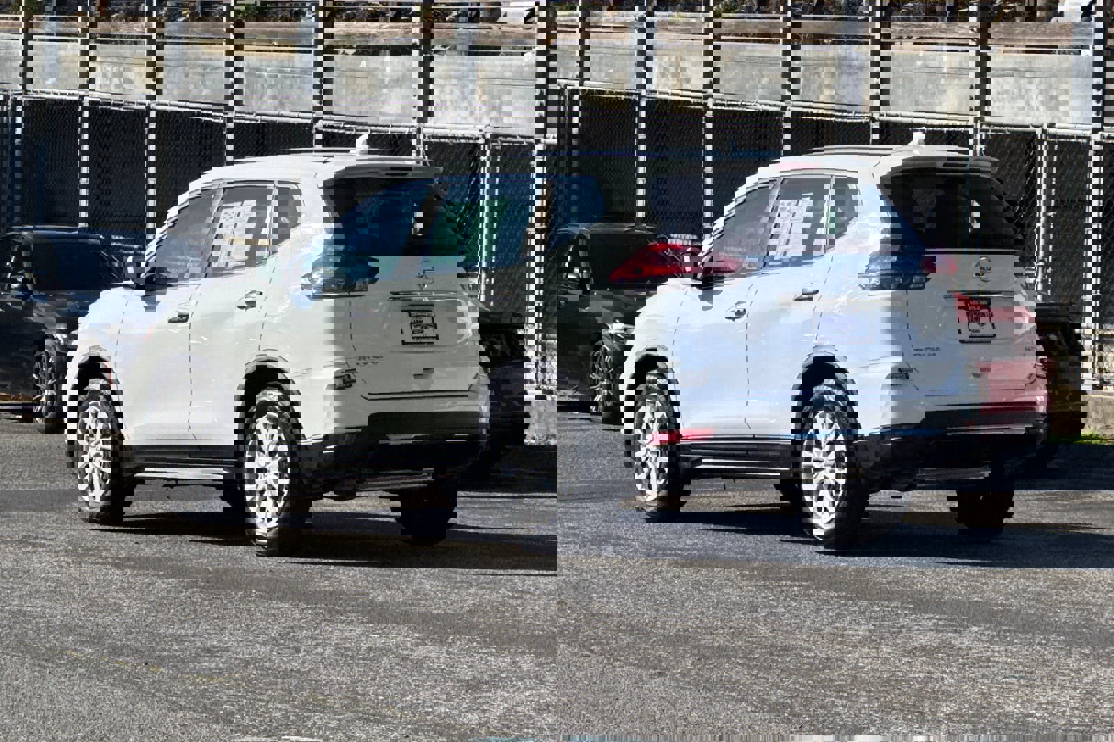 Used 2020 Nissan Rogue S image 6