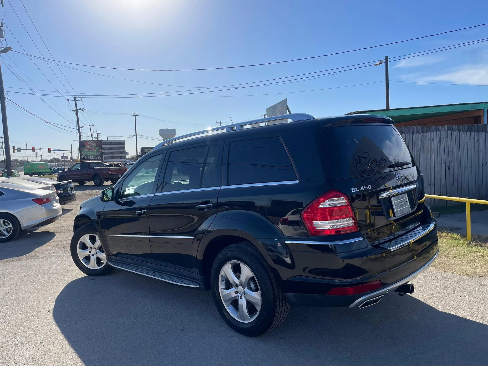 Used 2011 Mercedes-Benz GL 450 4MATIC image 4