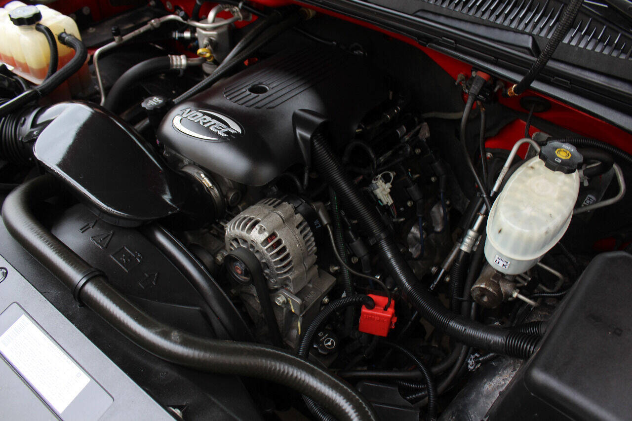 Used 2005 Chevrolet Silverado 3500 4x4 Regular Cab image 27