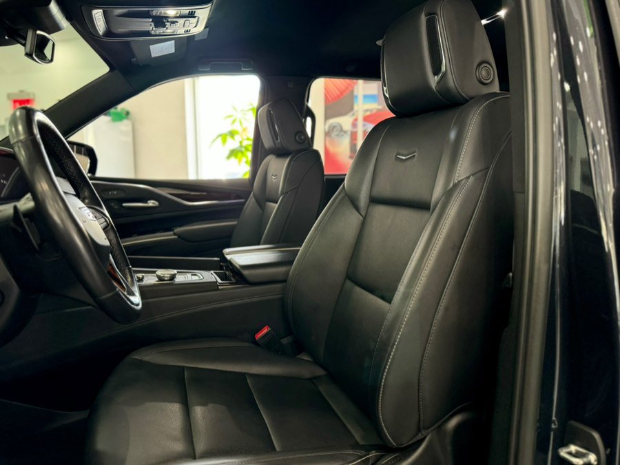 Used 2023 Cadillac Escalade ESV Luxury image 12