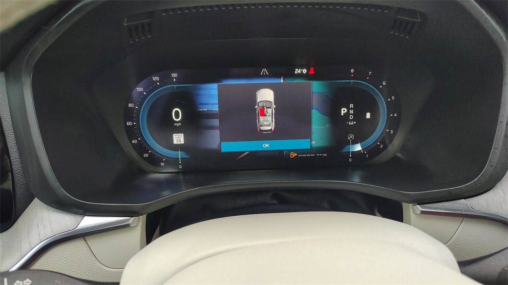 Certified 2023 Volvo XC60 B5 Plus w/ Climate Package image 14