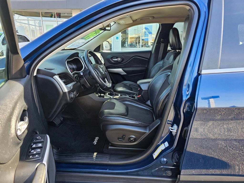 Used 2018 Jeep Cherokee Latitude Plus image 17