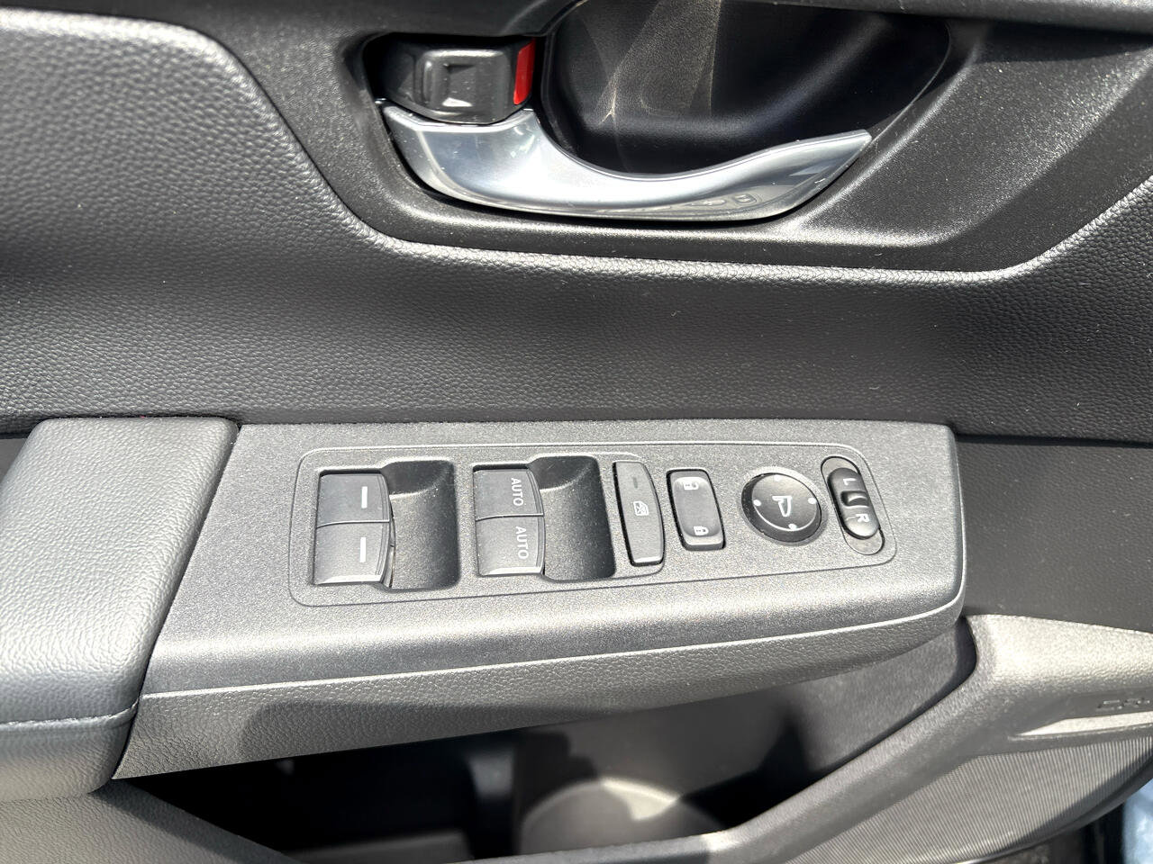 Used 2023 Honda CR-V EX image 14