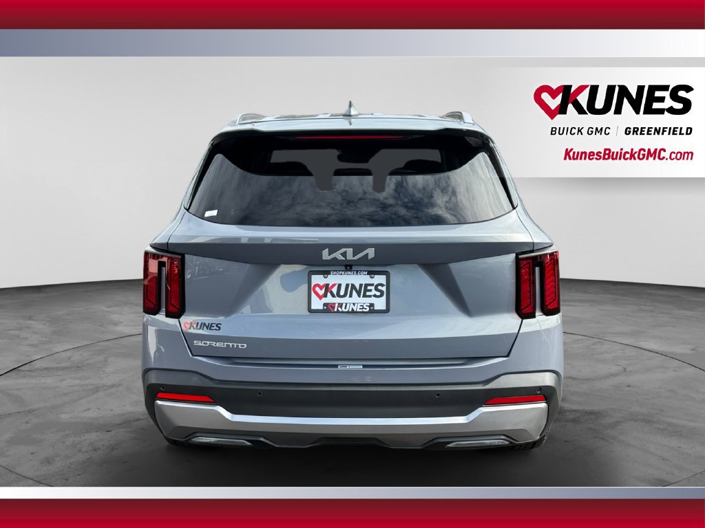 Used 2024 Kia Sorento S FWD image 9