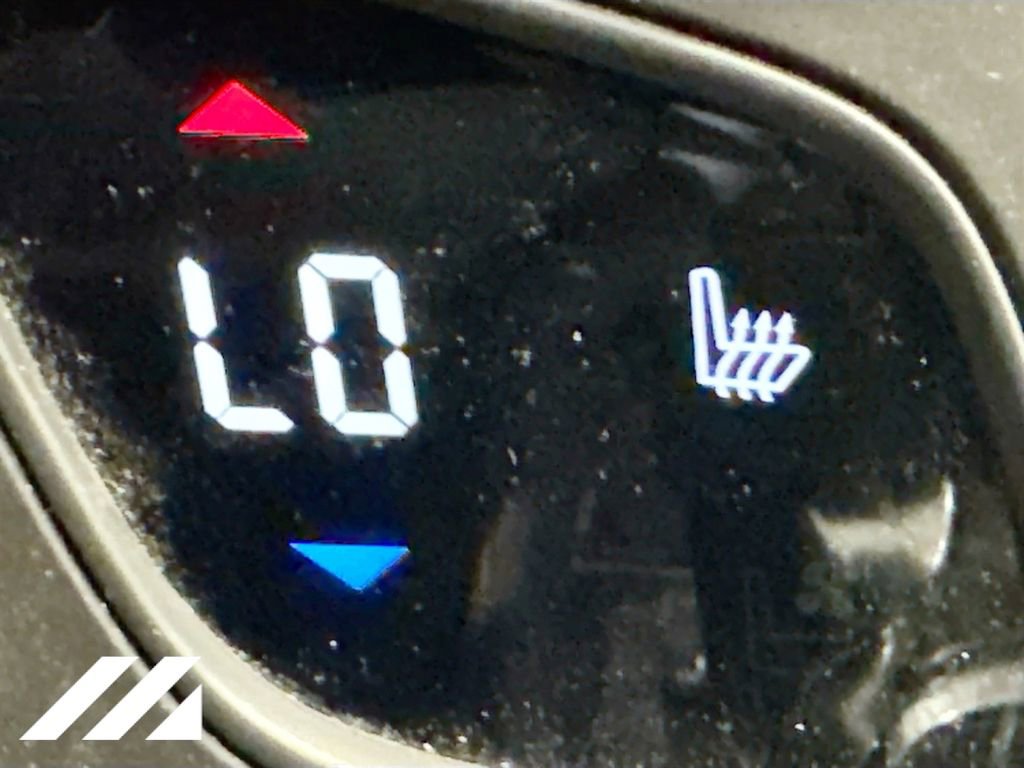Used 2017 Buick Envision Essence FWD image 23
