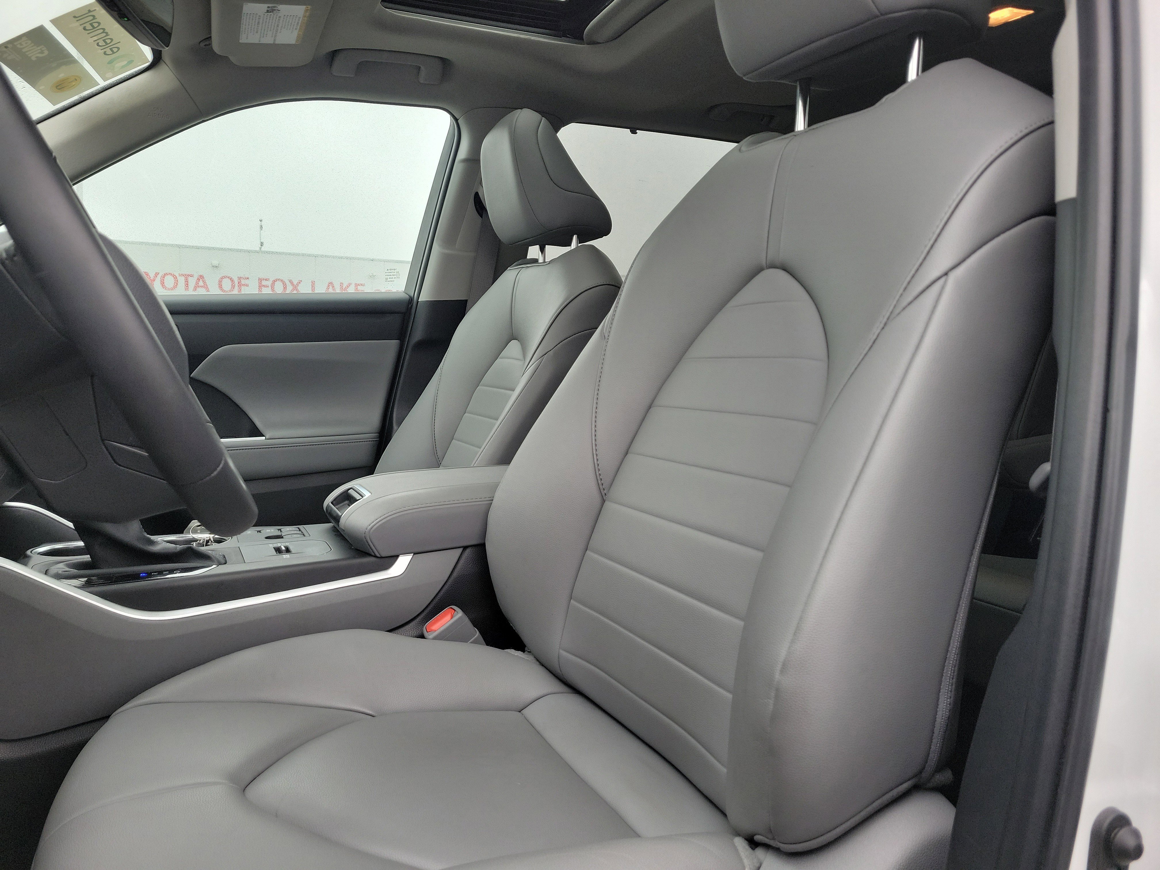 Used 2024 Toyota Highlander XLE image 18