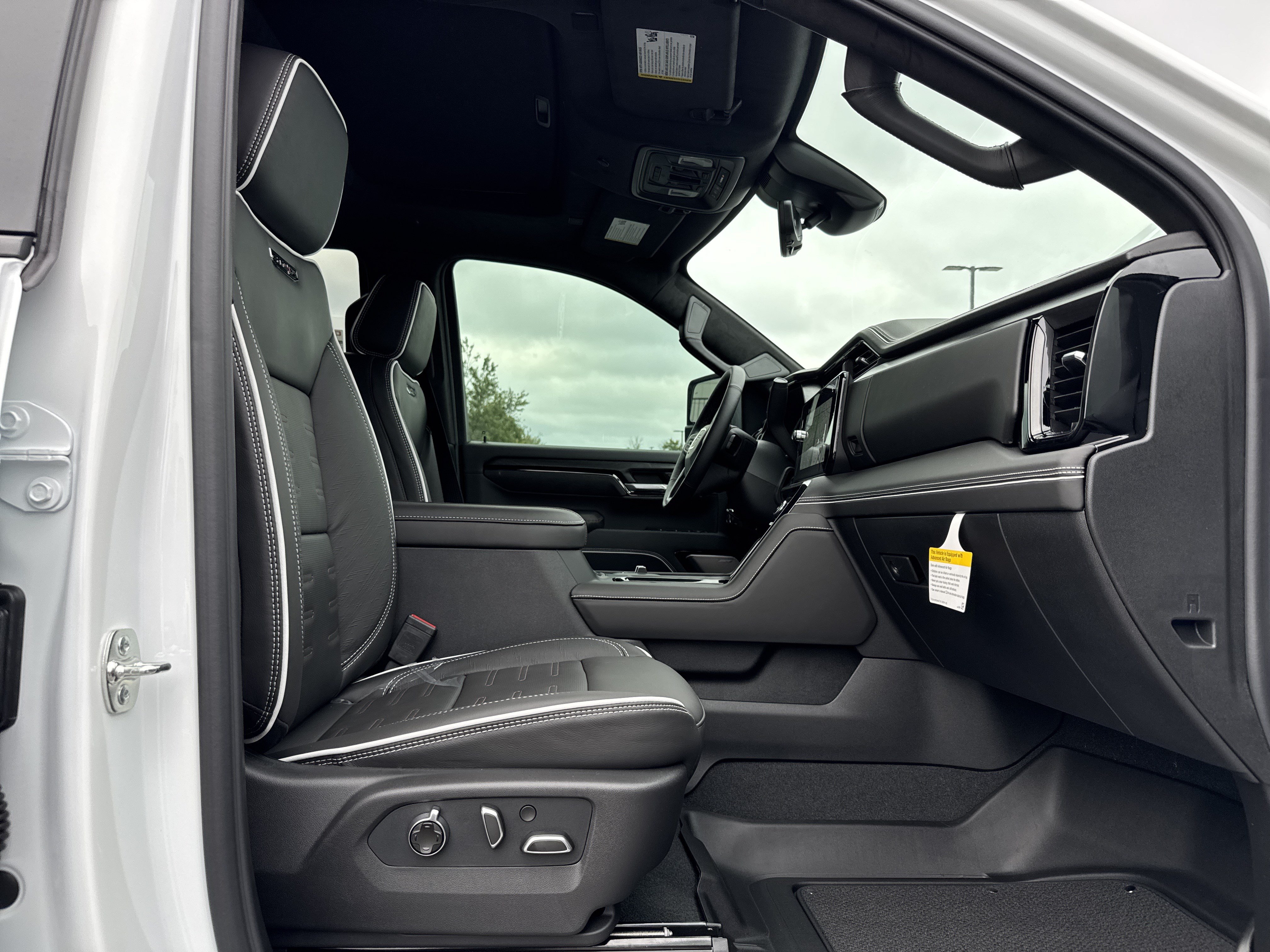 New 2026 GMC Sierra 2500 AT4X AWD/4WD image 32