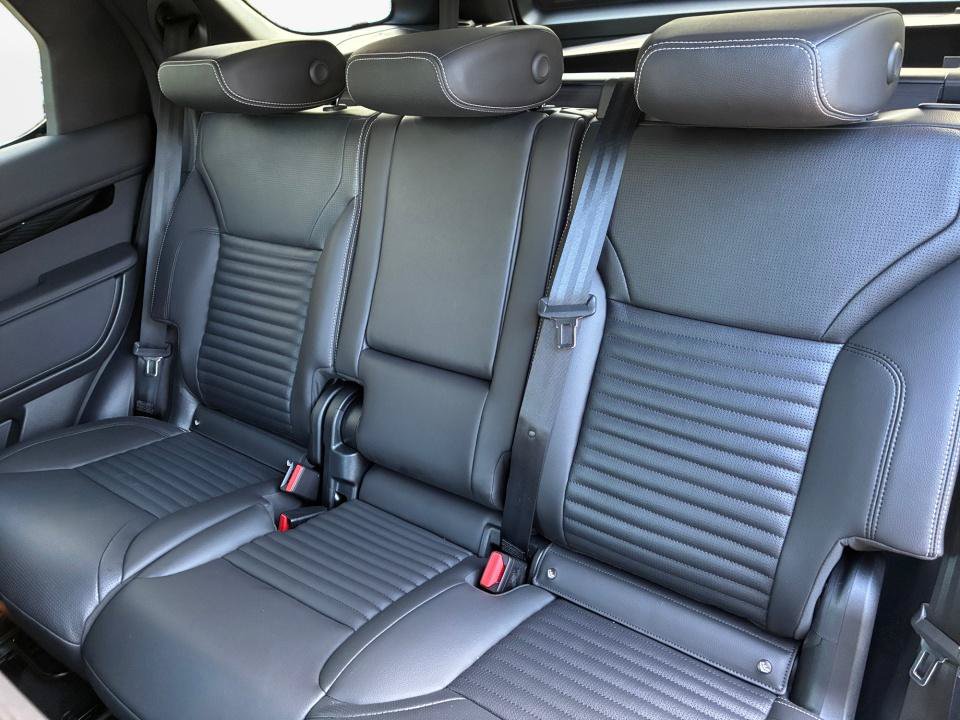 Certified 2025 Land Rover Discovery S AWD/4WD image 12