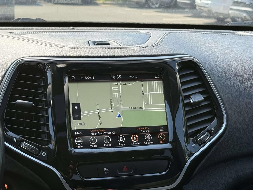 Used 2019 Jeep Cherokee Limited AWD/4WD image 3