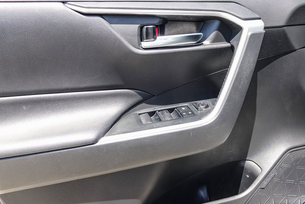 Used 2021 Toyota RAV4 XLE w/ Carpet Mat Package (TMS) FWD image 24