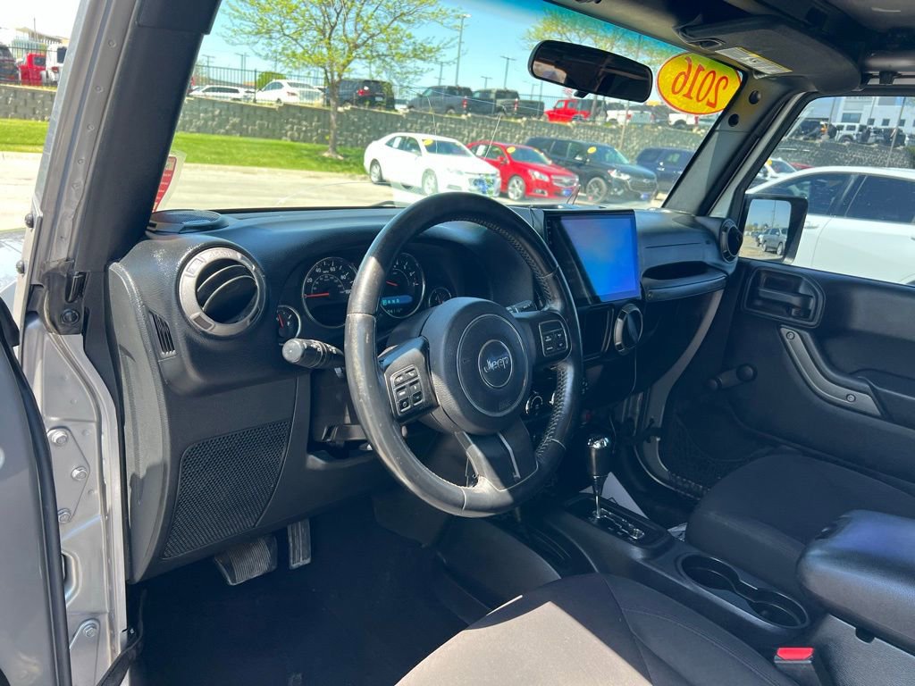 Used 2016 Jeep Wrangler Unlimited Sport w/ Connectivity Group AWD/4WD image 17