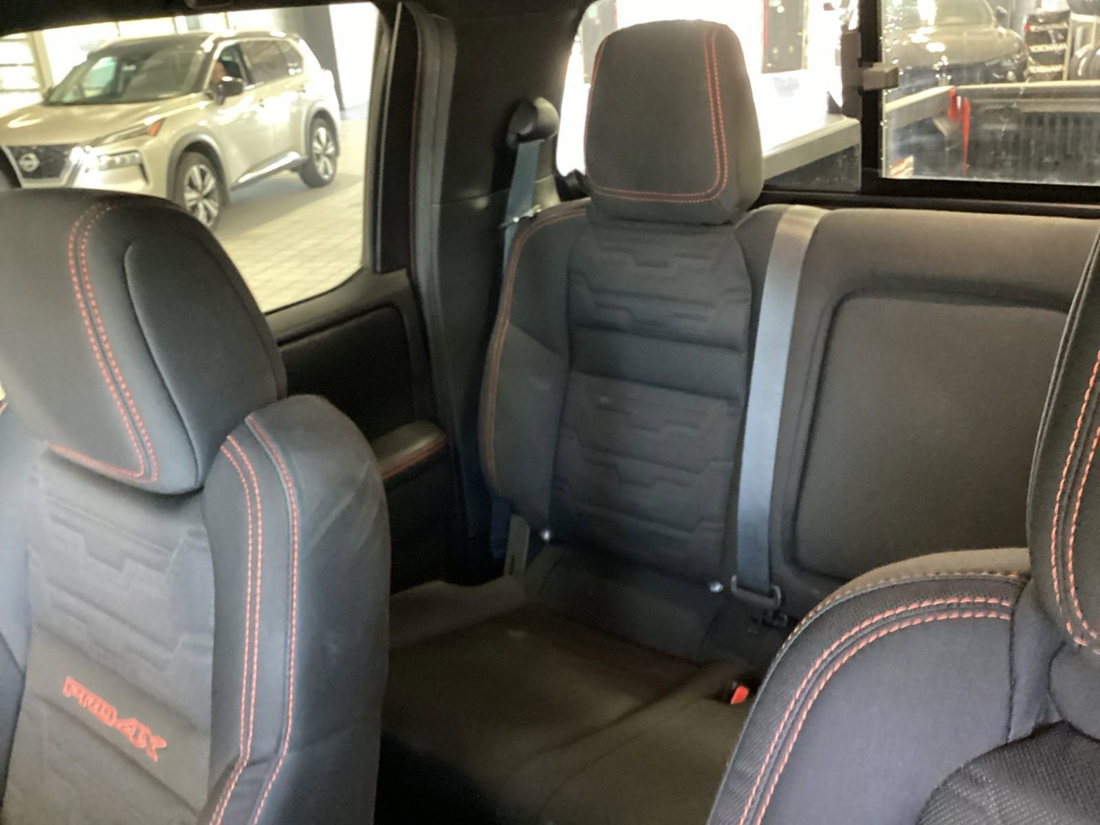 Used 2025 Nissan Frontier PRO-4X AWD/4WD image 17