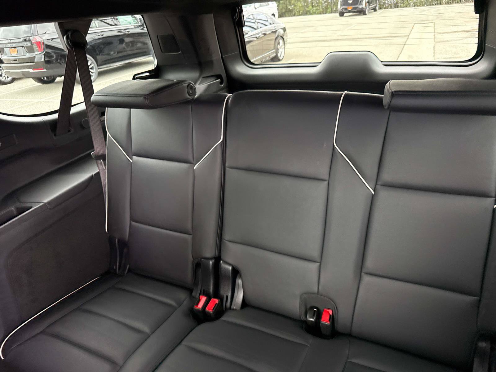 Used 2025 Cadillac Escalade ESV Sport AWD/4WD image 16