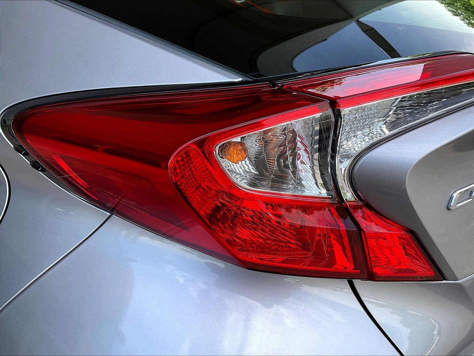 Used 2019 Toyota C-HR Limited FWD image 22