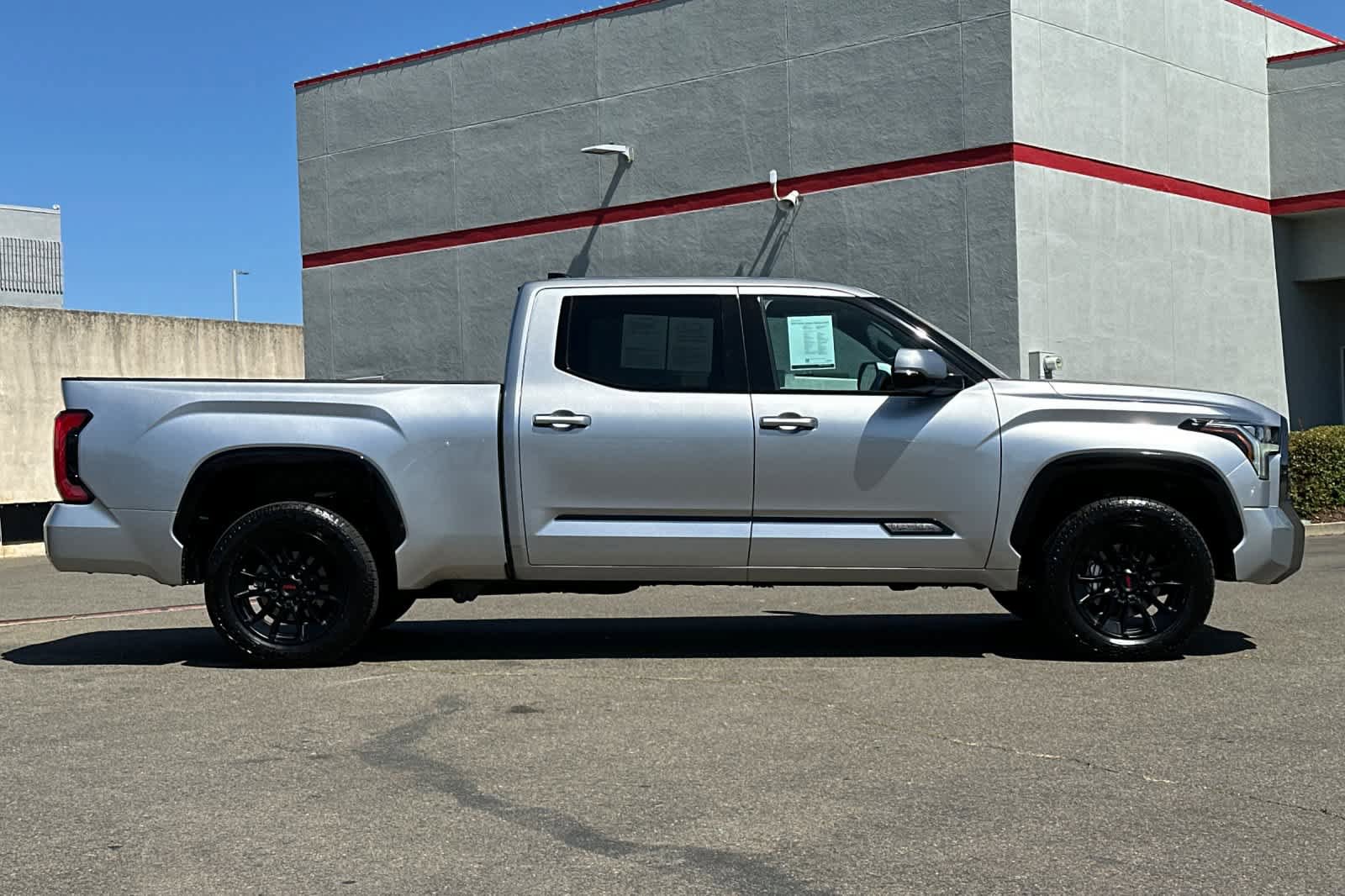 Used 2023 Toyota Tundra Platinum AWD/4WD image 6