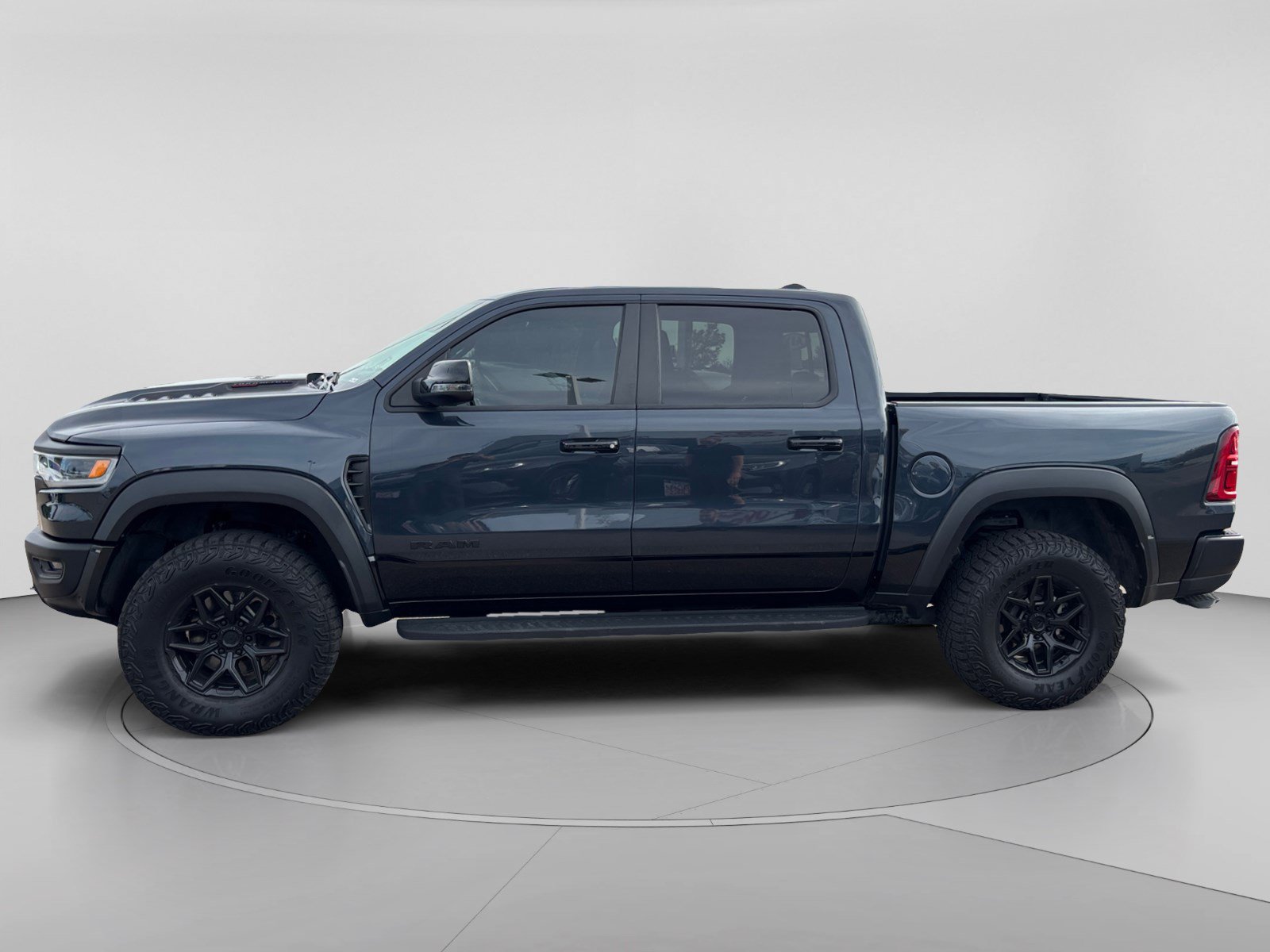 Used 2025 RAM 1500 RHO w/ RHO Level 1 Equipment Group AWD/4WD image 2