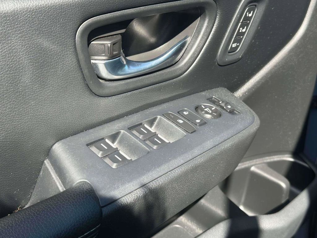 Used 2023 Honda Pilot Touring image 16