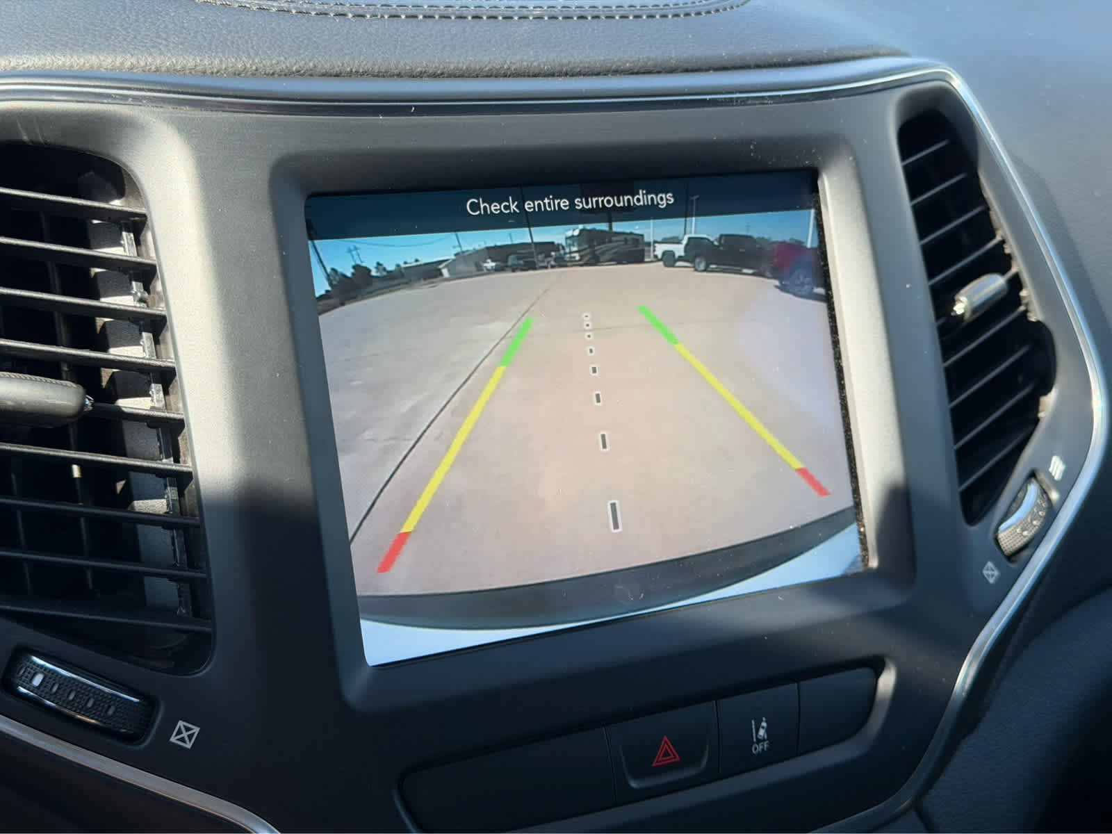 Used 2022 Jeep Cherokee Latitude image 24