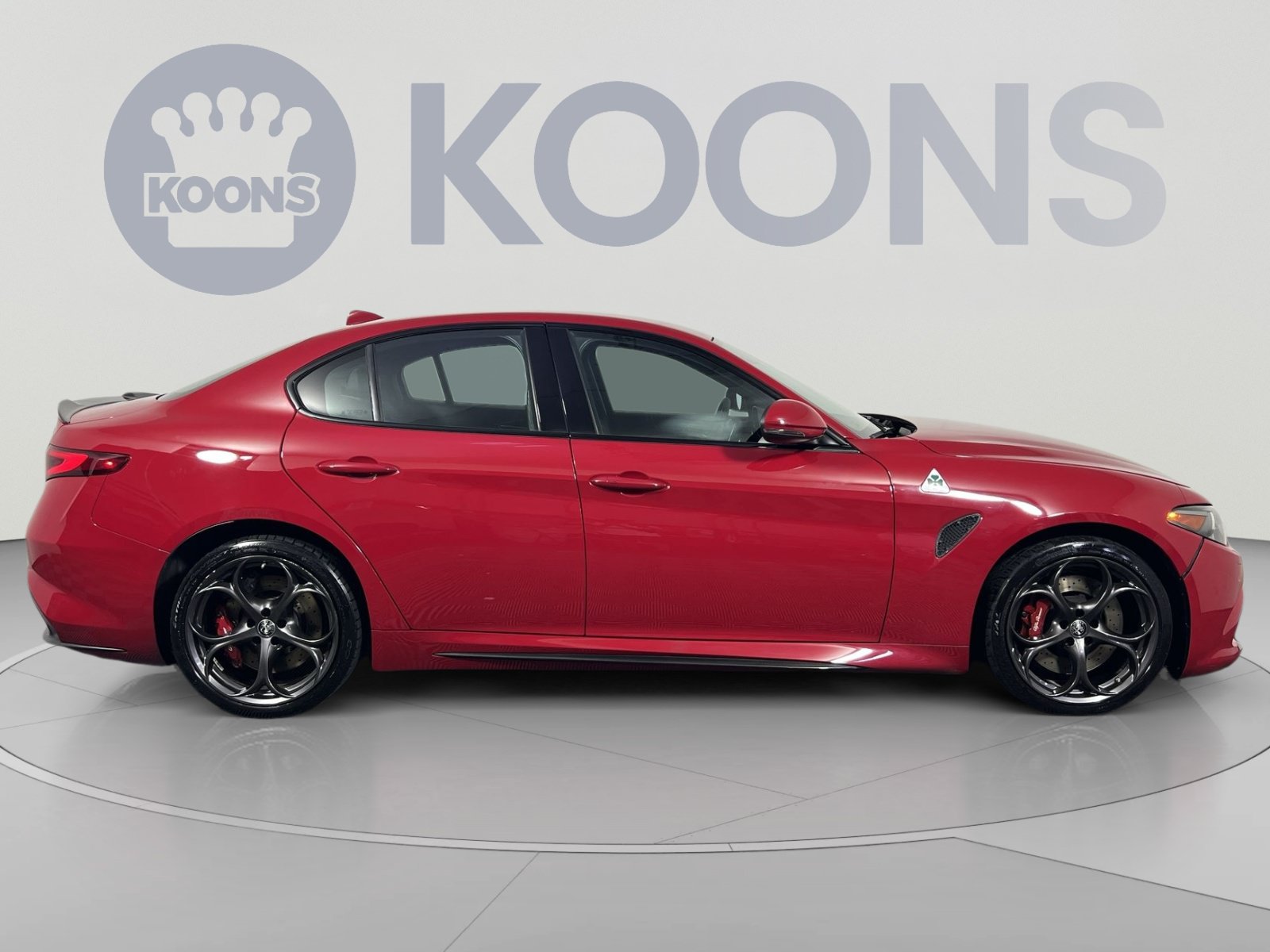 Used 2018 Alfa Romeo Giulia Quadrifoglio w/ Driver Assist Dynamic Package RWD image 8