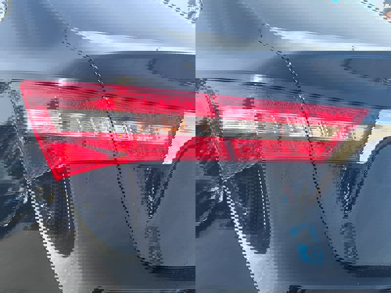 Used 2018 Toyota Avalon XLE image 25