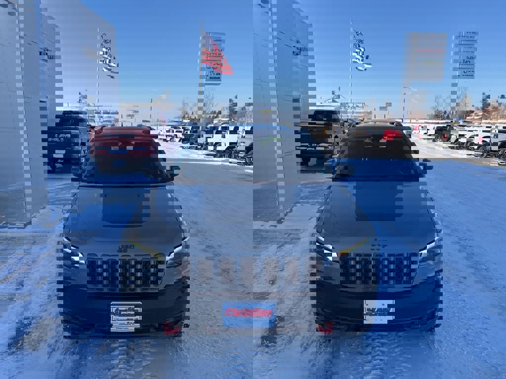 Used 2021 Jeep Cherokee Trailhawk image 3