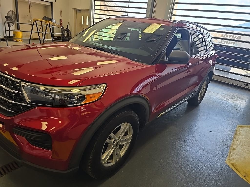 Certified 2020 Ford Explorer XLT w/ Comfort Package AWD/4WD image 4