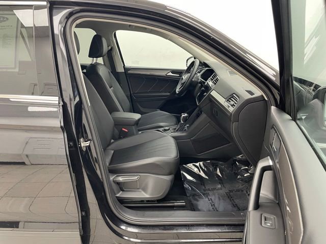 Used 2022 Volkswagen Tiguan SE AWD/4WD image 17
