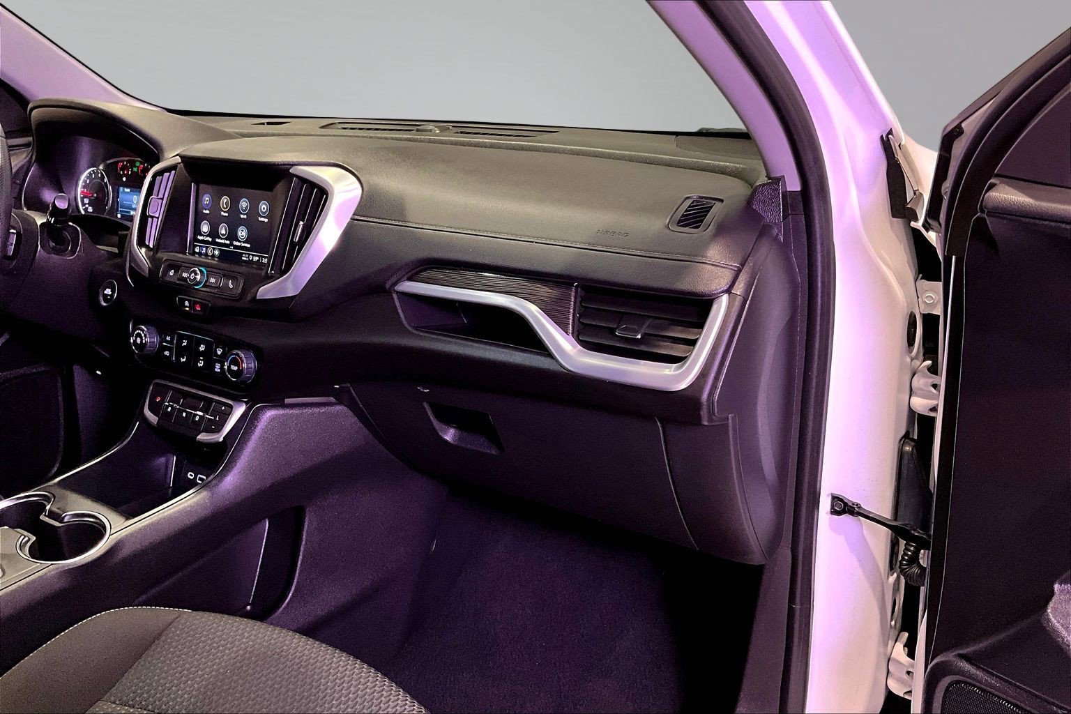 Used 2024 GMC Terrain SLE FWD image 26