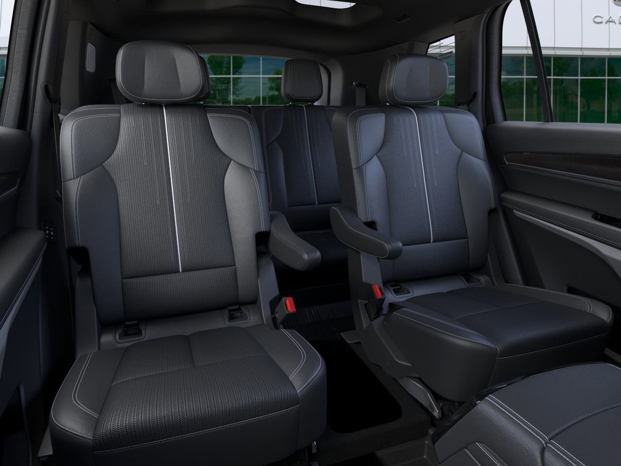 New 2026 Cadillac Vistiq Luxury w/ LPO, Floor Liner Package image 17