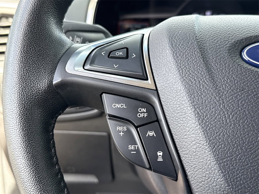 Used 2019 Ford Edge Titanium image 43