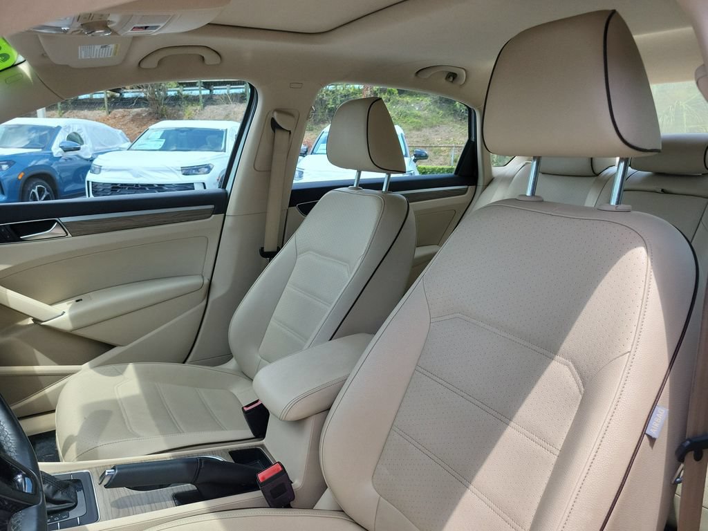 Used 2017 Volkswagen Passat 1.8T SE FWD image 22