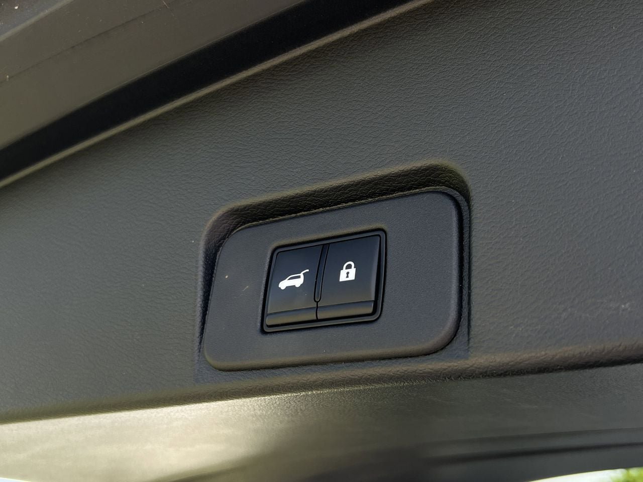 Certified 2025 Nissan Rogue SL image 25