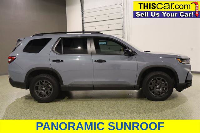 Used 2025 Honda Pilot TrailSport image 8