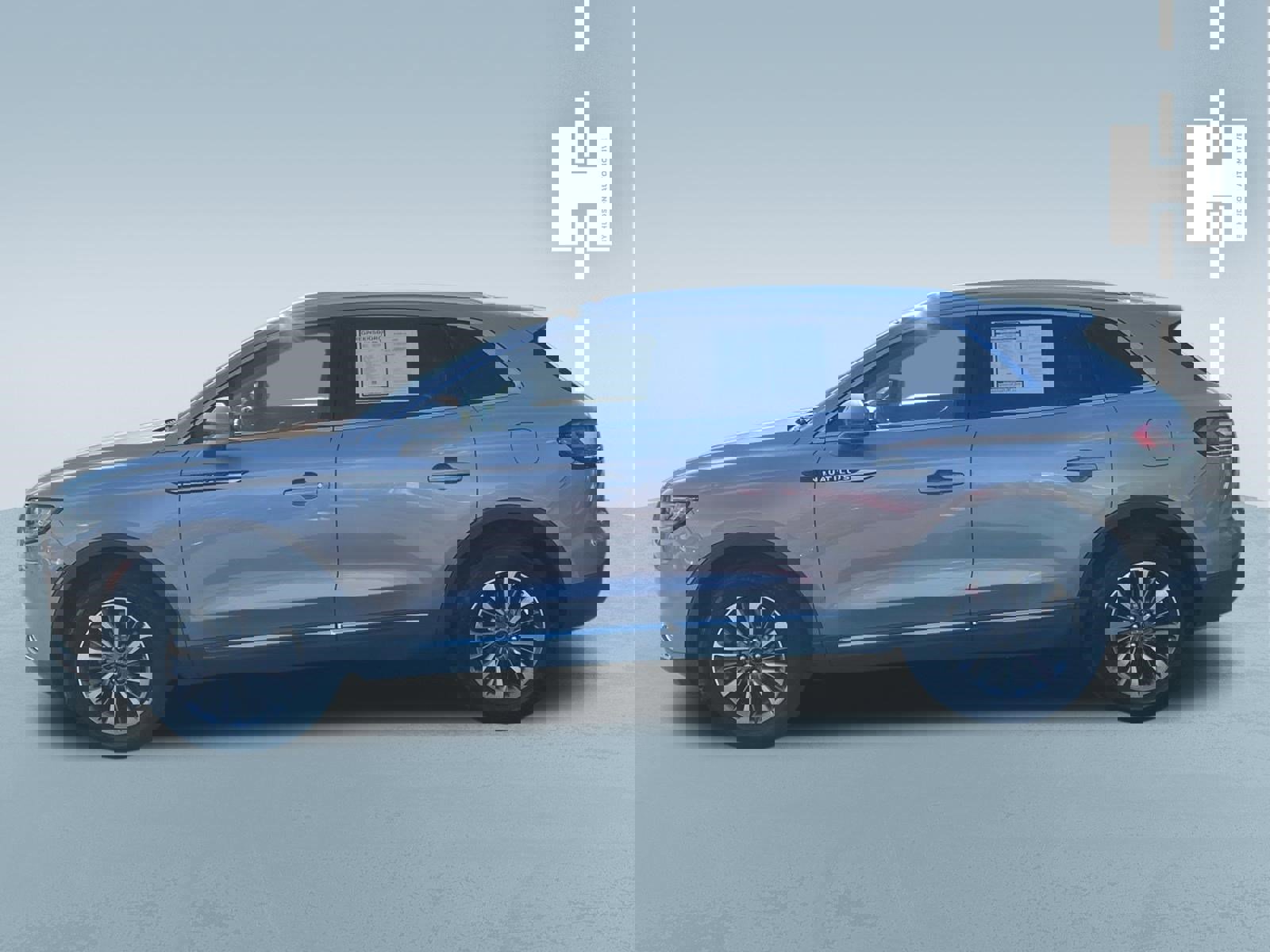 Used 2021 Lincoln Nautilus FWD w/ Equipment Group 101A image 2